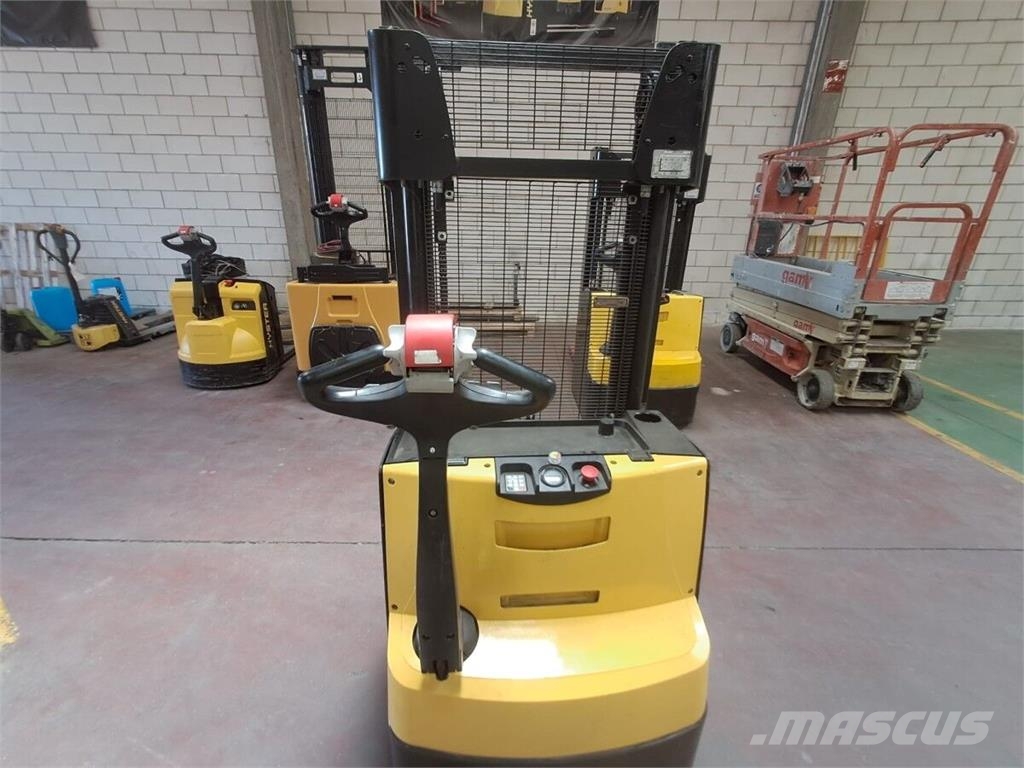 Hyster S1.6 Elektriskie palešu vilcēji