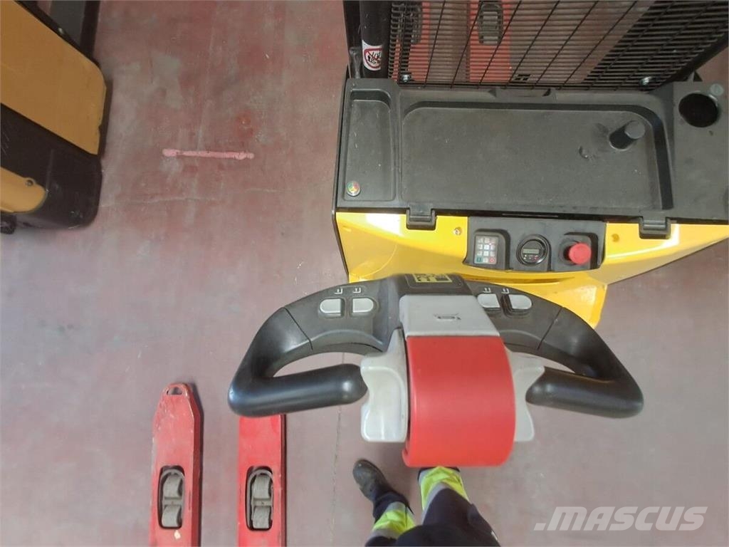 Hyster S1.6 Elektriskie palešu vilcēji