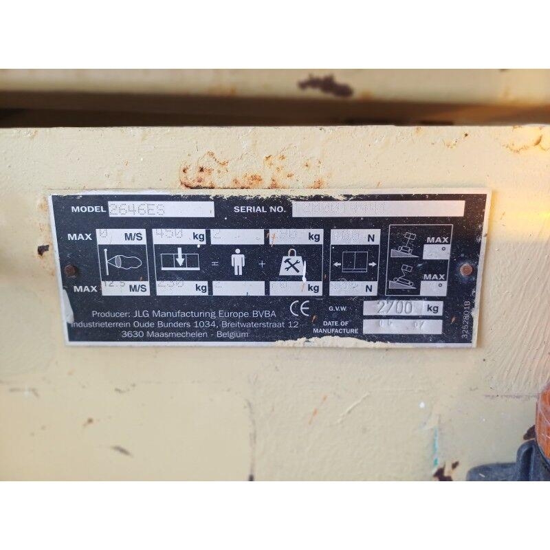 JLG 2646ES رافعات مقصية الشكل