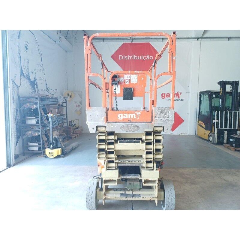 JLG 2646ES رافعات مقصية الشكل