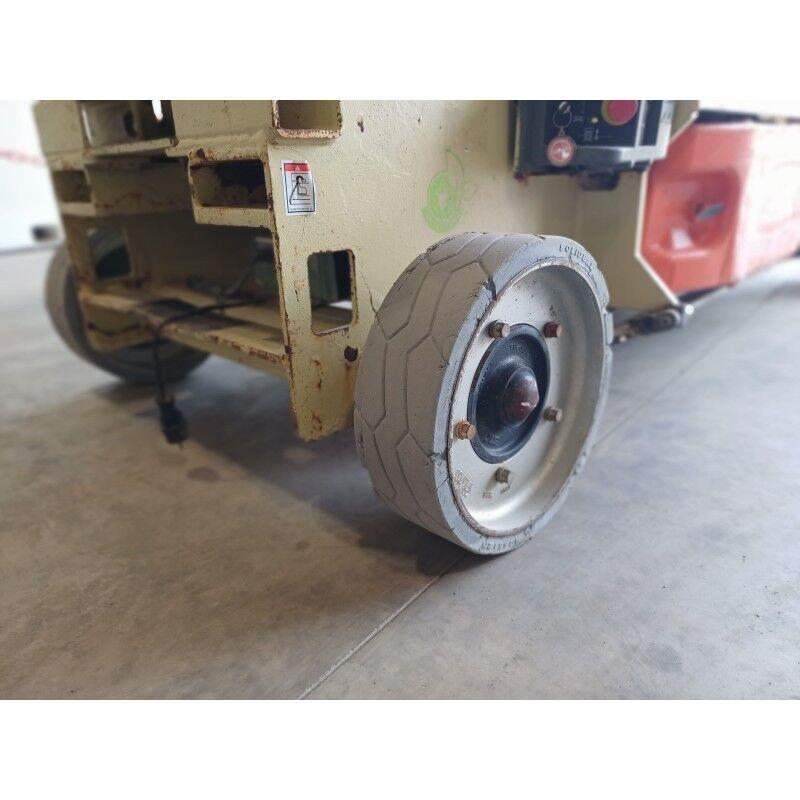 JLG 2646ES رافعات مقصية الشكل