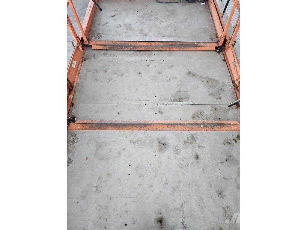 JLG 4394RT Scheren-Arbeitsbühnen