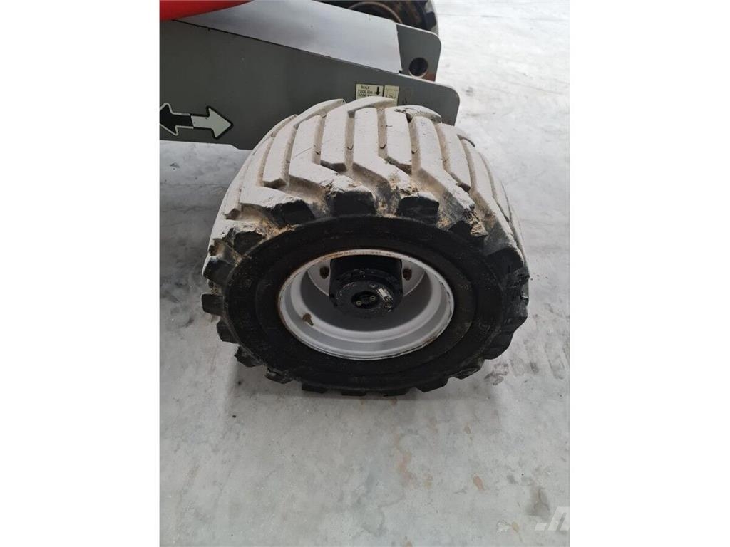 JLG 450AJ 관절형 전동이동 리프트