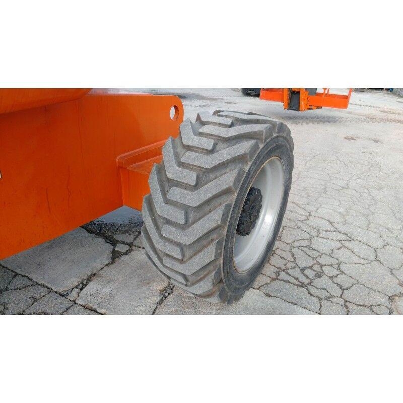 JLG 800AJ Plataforma de trabajo articulada