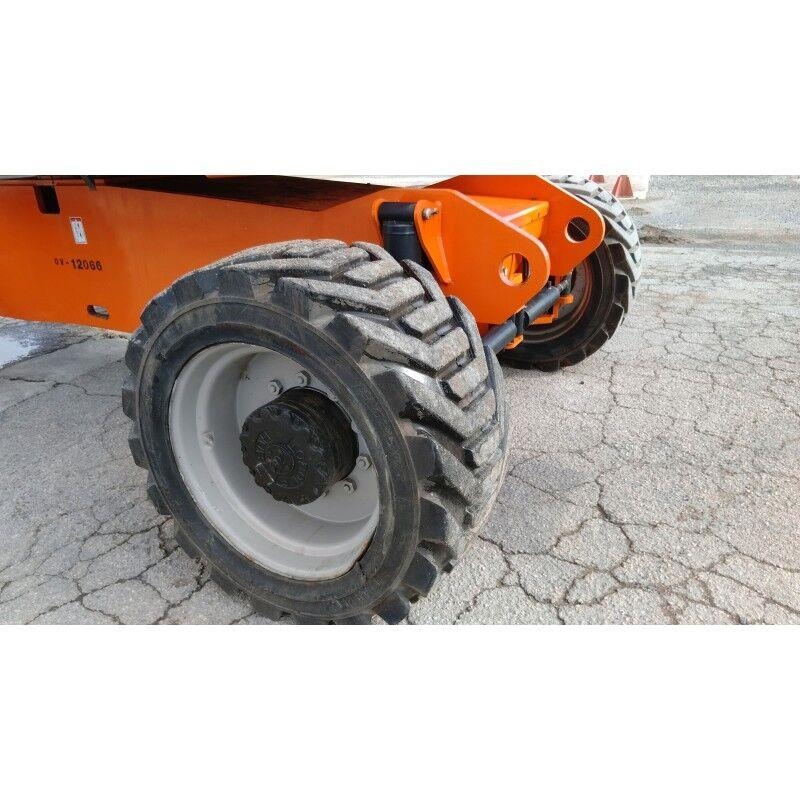 JLG 800AJ Plataforma de trabajo articulada