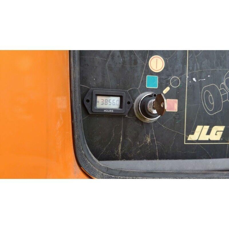 JLG 800AJ Plataforma de trabajo articulada