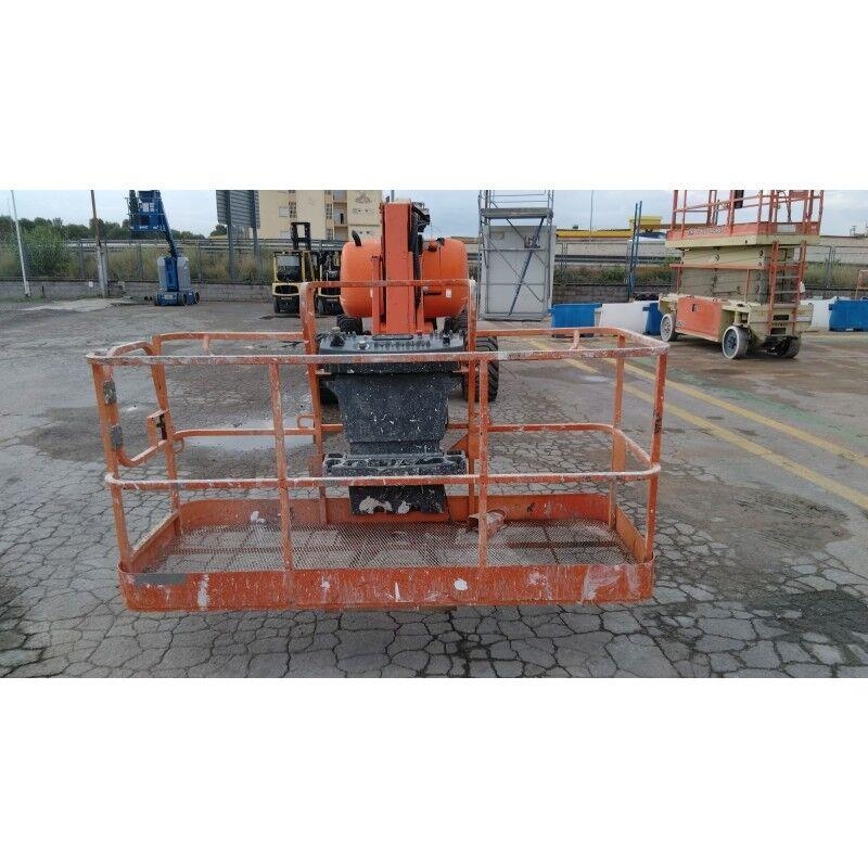 JLG 800AJ Plataforma de trabajo articulada