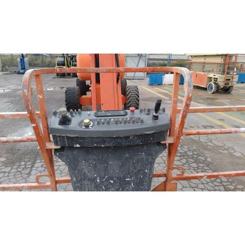 JLG 800AJ Plataforma de trabajo articulada