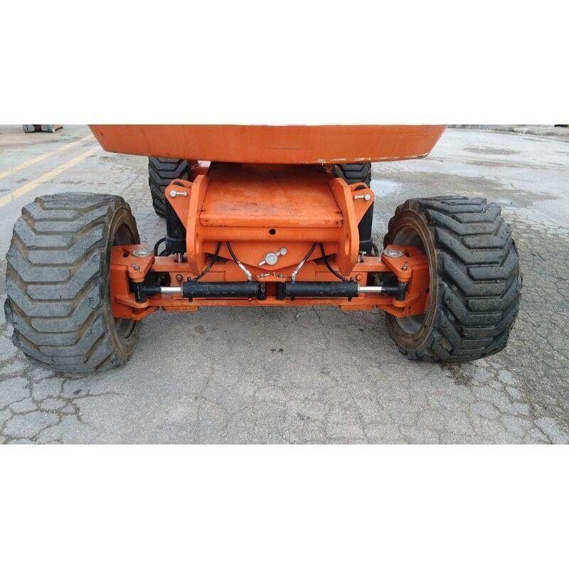 JLG 800AJ Plataforma de trabajo articulada
