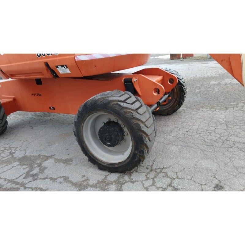 JLG 800AJ Plataforma de trabajo articulada