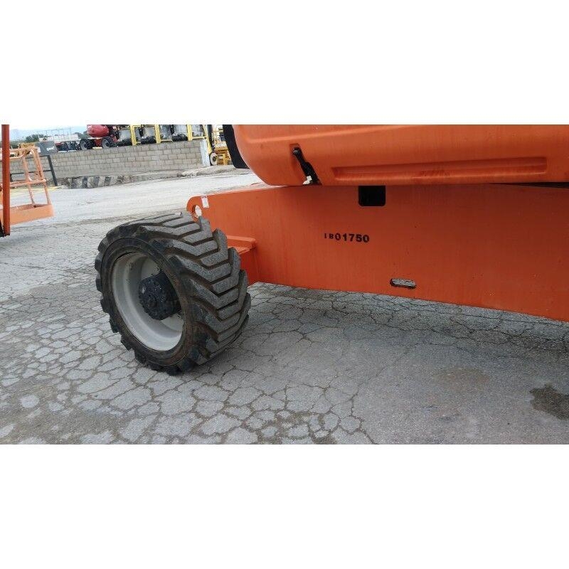 JLG 800AJ Plataforma de trabajo articulada