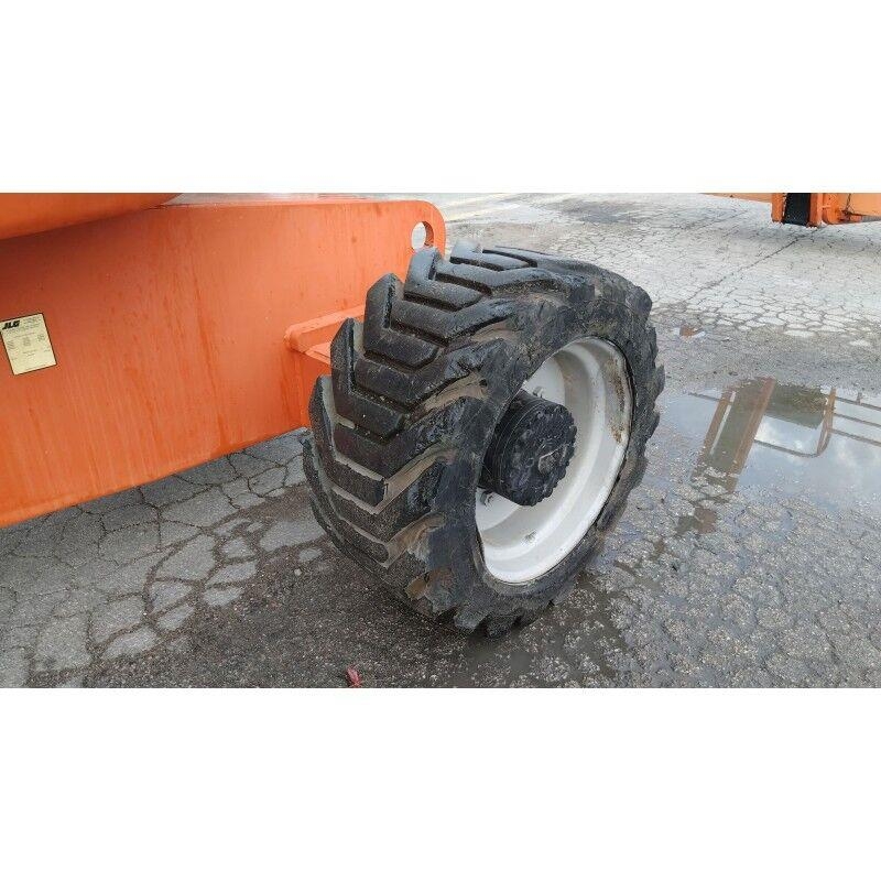 JLG 800AJ Plataforma de trabajo articulada