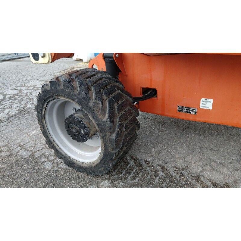 JLG 800AJ Plataforma de trabajo articulada