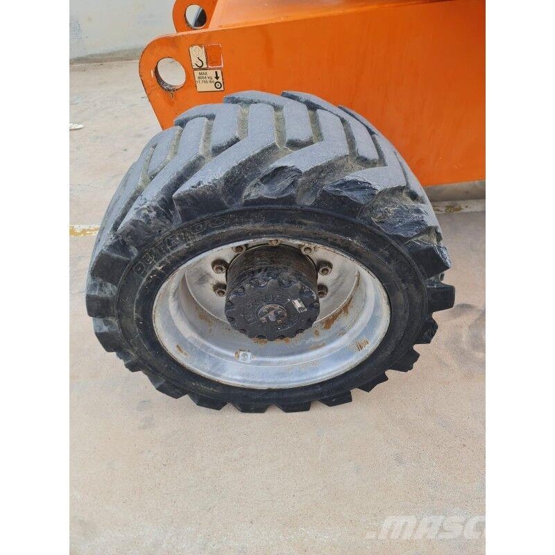 JLG 800AJ Plataforma de trabajo articulada