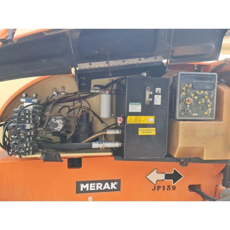 JLG 800AJ Plataforma de trabajo articulada