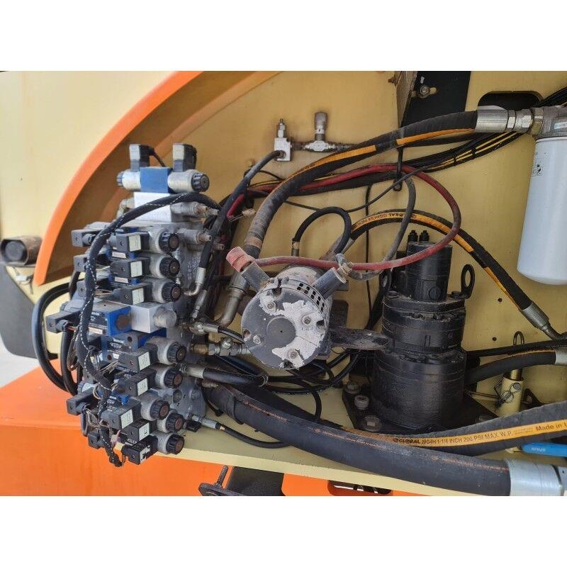 JLG 800AJ Plataforma de trabajo articulada
