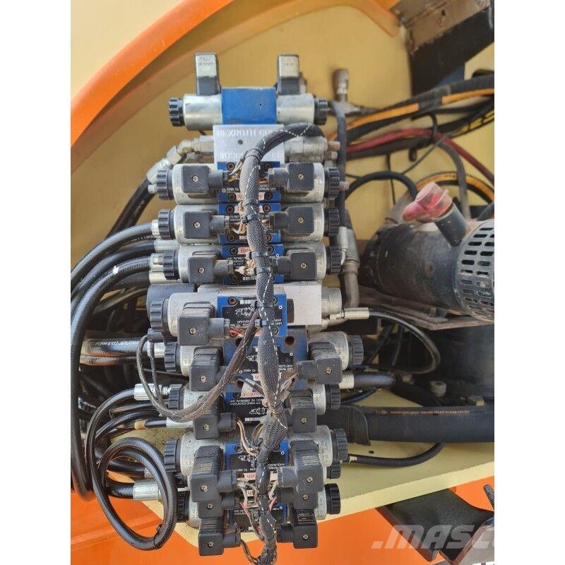 JLG 800AJ Plataforma de trabajo articulada
