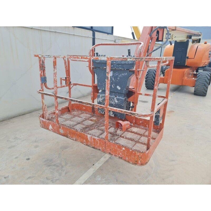 JLG 800AJ Plataforma de trabajo articulada