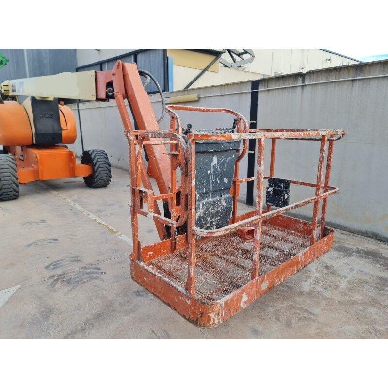 JLG 800AJ Plataforma de trabajo articulada