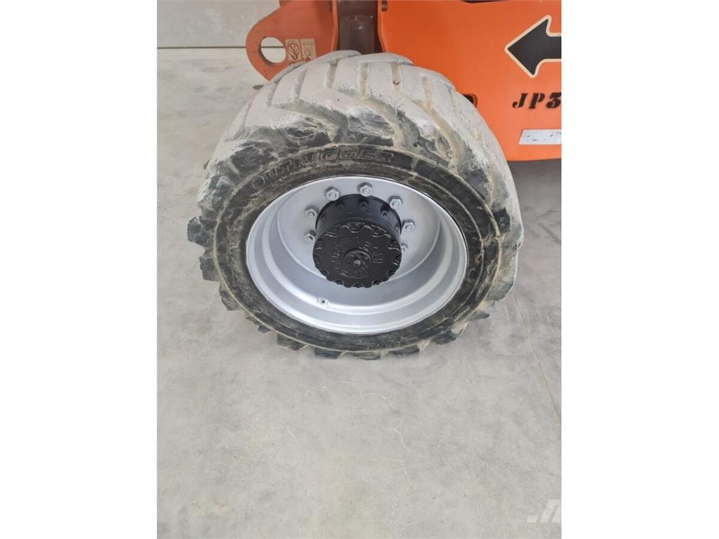JLG 860SJ Telescopic boom lifts