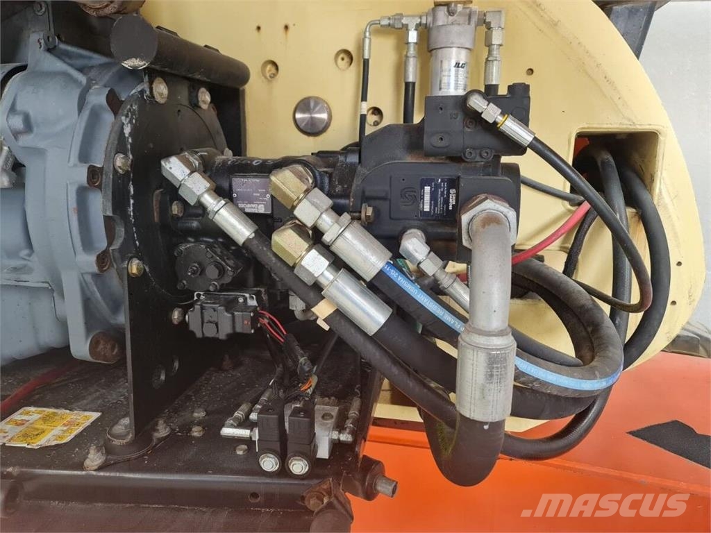 JLG 860SJ Telescopic boom lifts