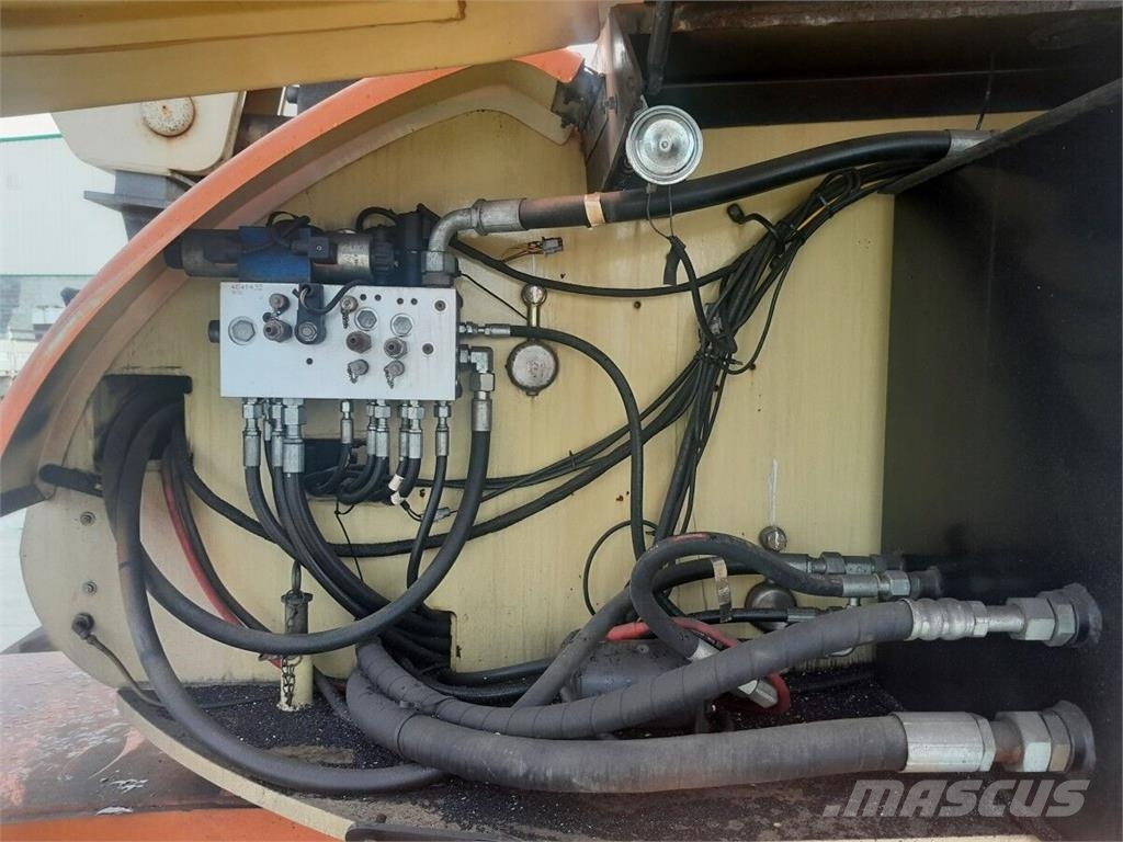 JLG 860SJ رافعات سلة تلسكوبية