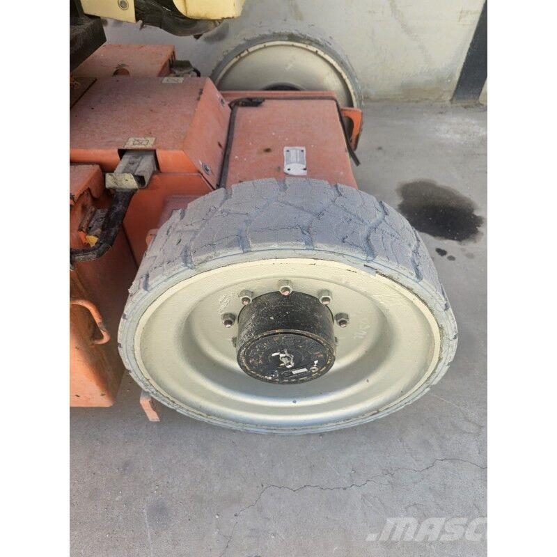 JLG E300AJ Zglobne podizne platforme