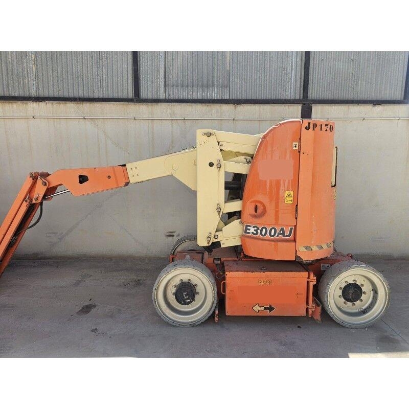 JLG E300AJ Zglobne podizne platforme