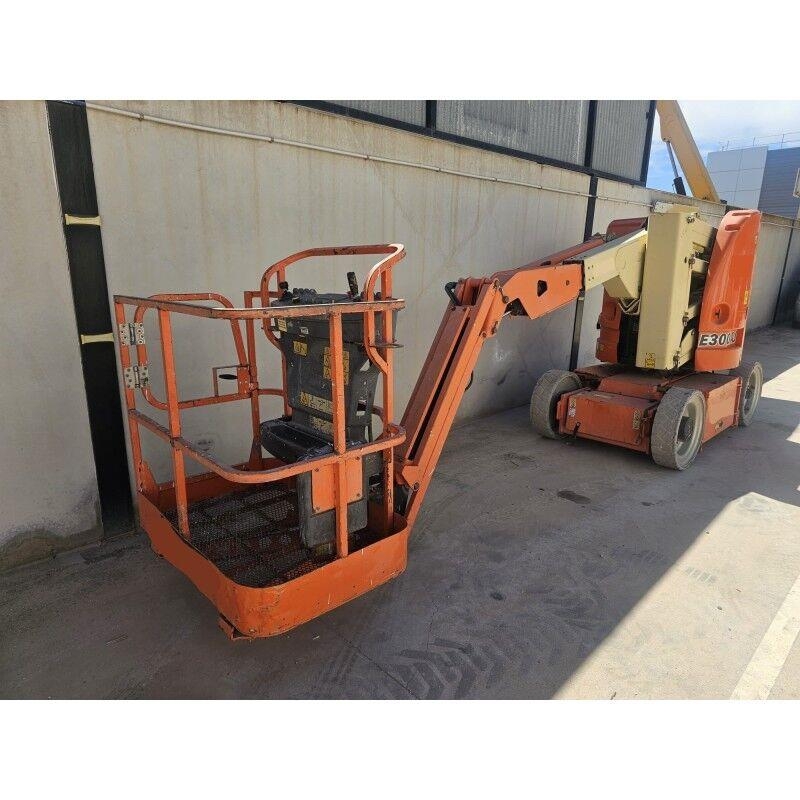 JLG E300AJ Zglobne podizne platforme