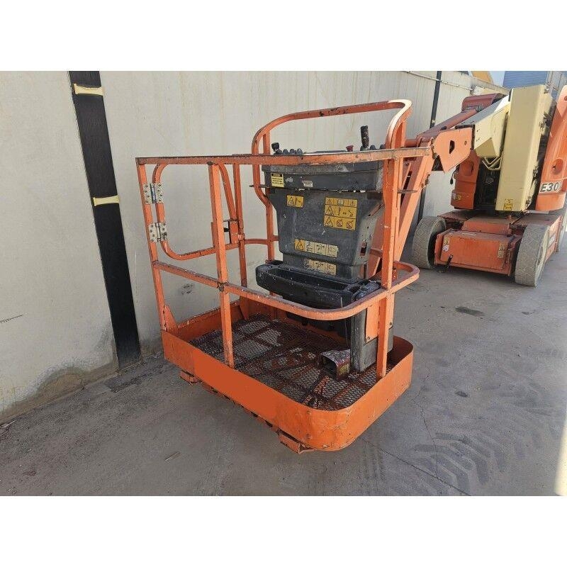 JLG E300AJ Zglobne podizne platforme