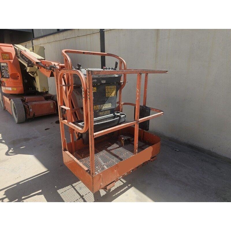 JLG E300AJ Zglobne podizne platforme