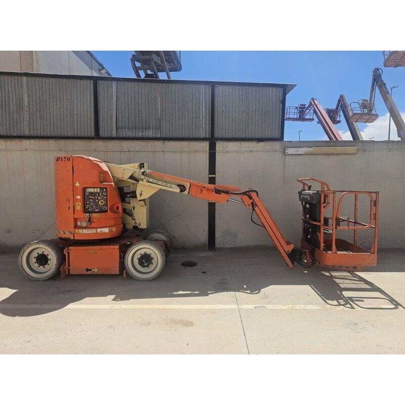 JLG E300AJ Zglobne podizne platforme