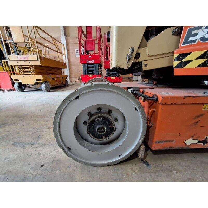 JLG E300AJ Elevadores braços articulados