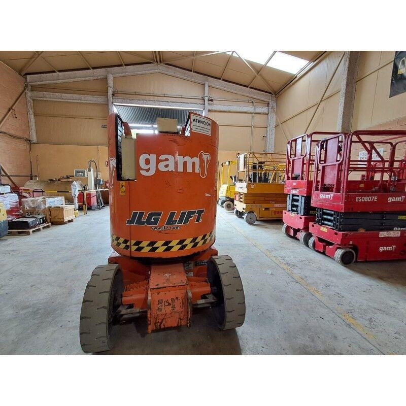 JLG E300AJ Elevadores braços articulados