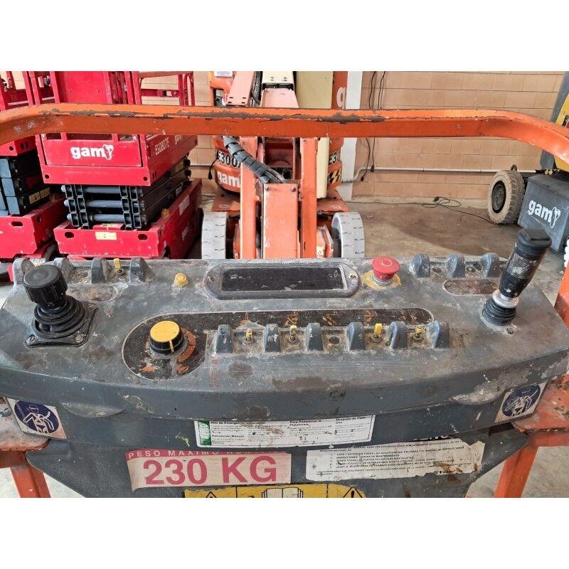JLG E300AJ Elevadores braços articulados