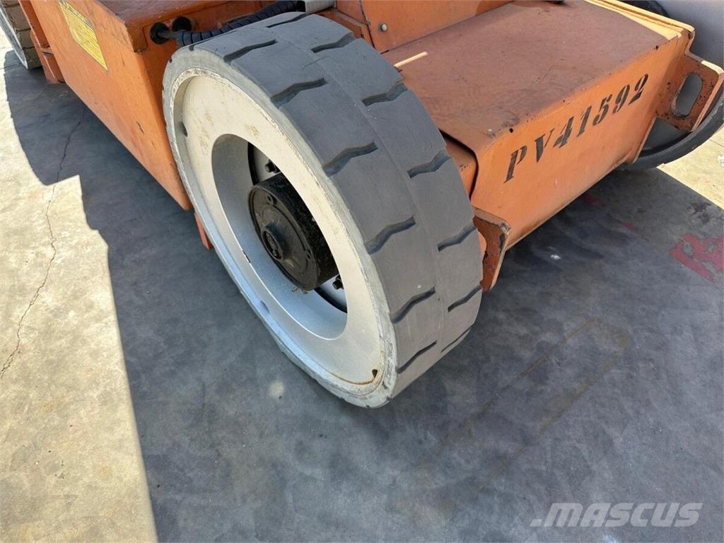JLG E300AJP Zglobne podizne platforme