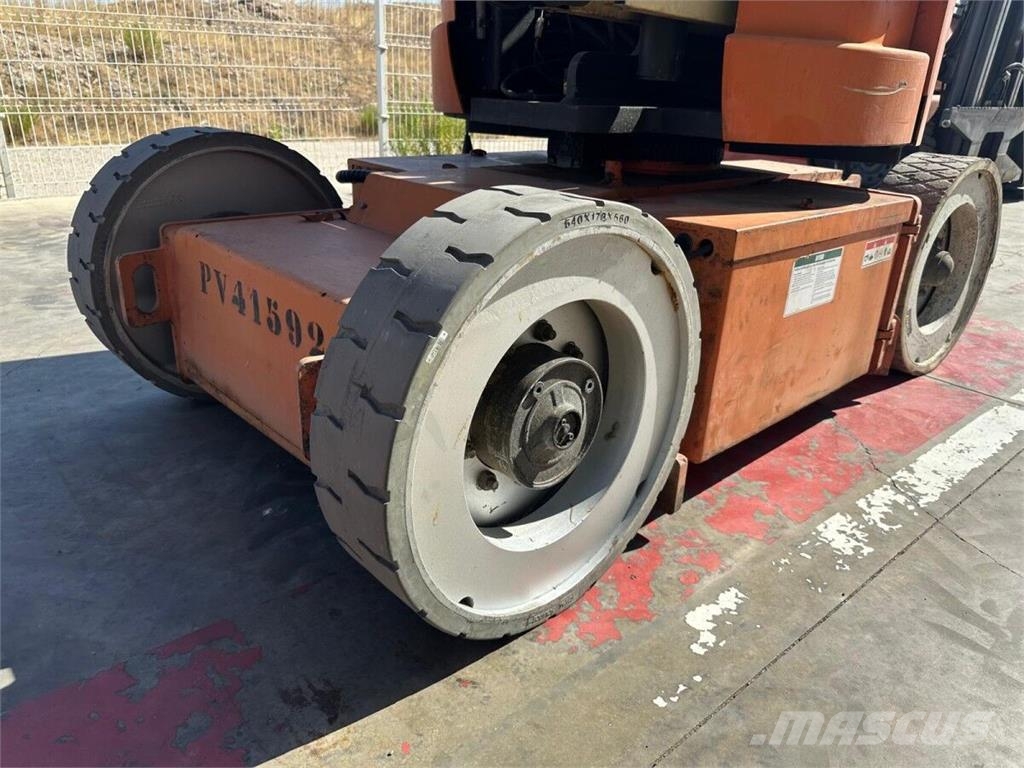 JLG E300AJP Zglobne podizne platforme