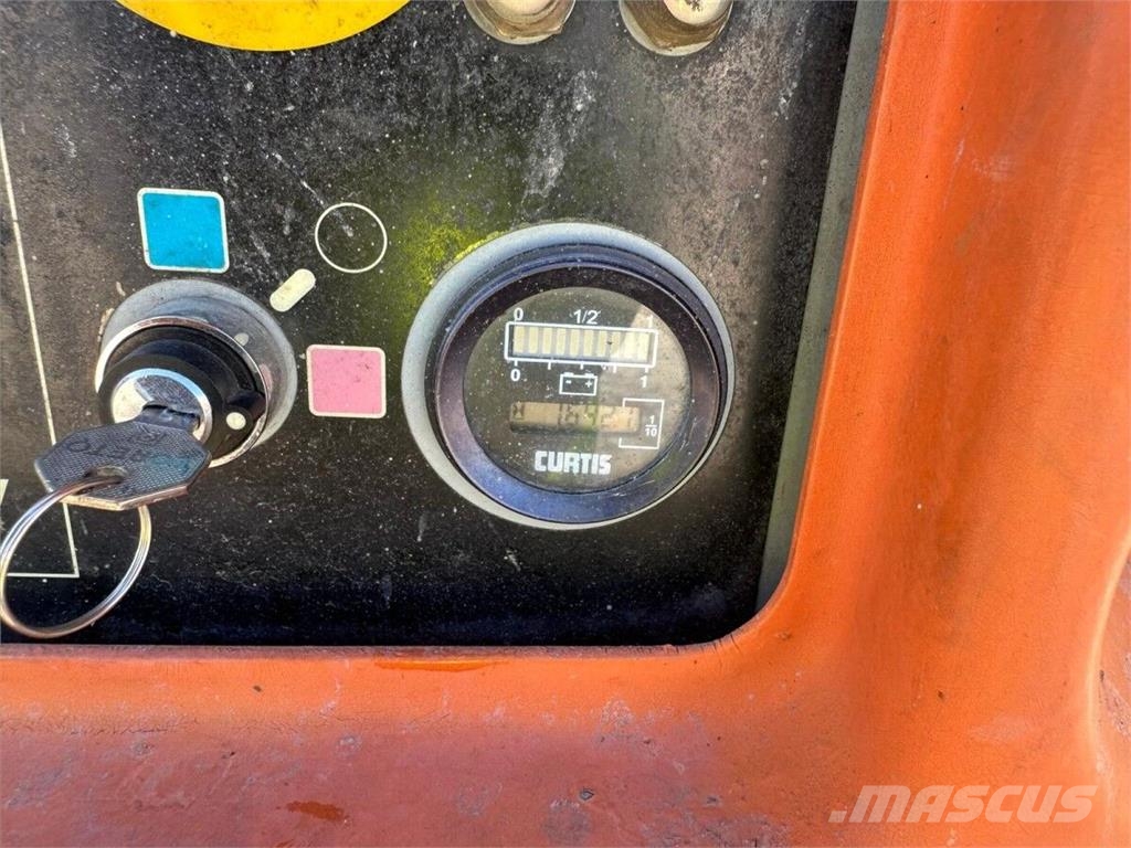 JLG E300AJP Zglobne podizne platforme