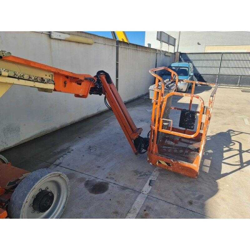 JLG E300AJP Iseliikuvad poomtõstukid