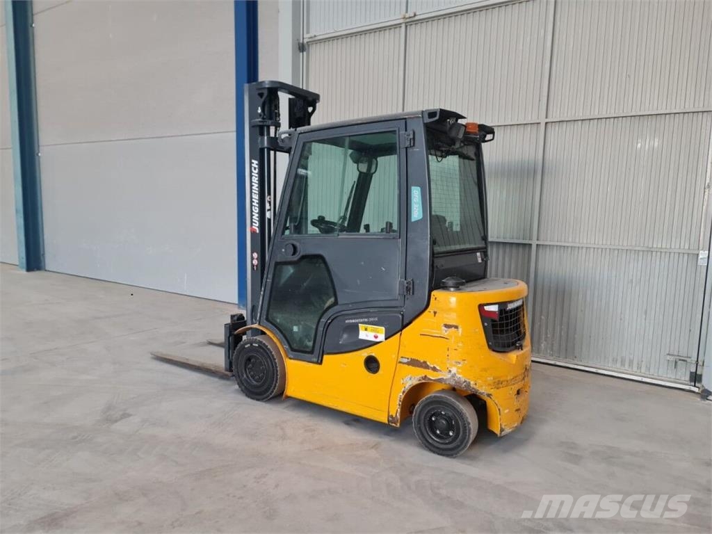 Jungheinrich DFG320S Dízel targoncák