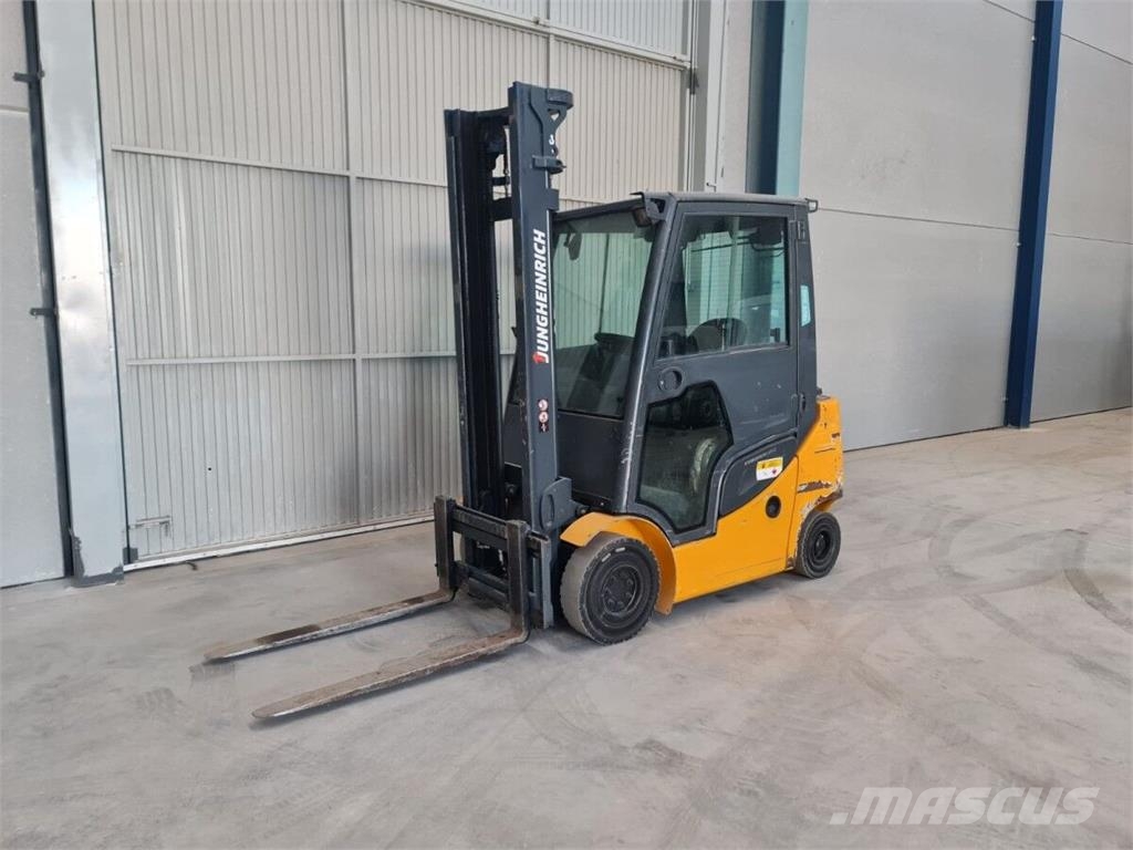 Jungheinrich DFG320S Dízel targoncák