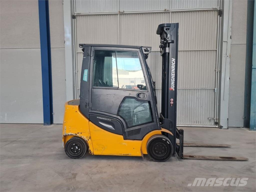 Jungheinrich DFG320S Dízel targoncák