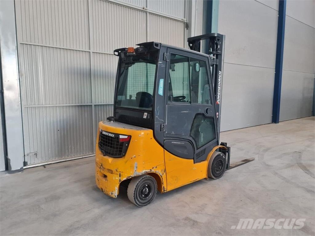 Jungheinrich DFG320S Dízel targoncák