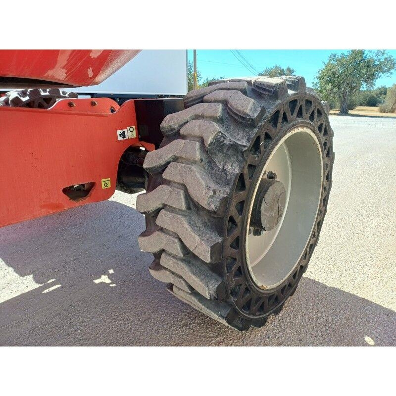 Manitou 200 ATJ Plataforma de trabajo articulada