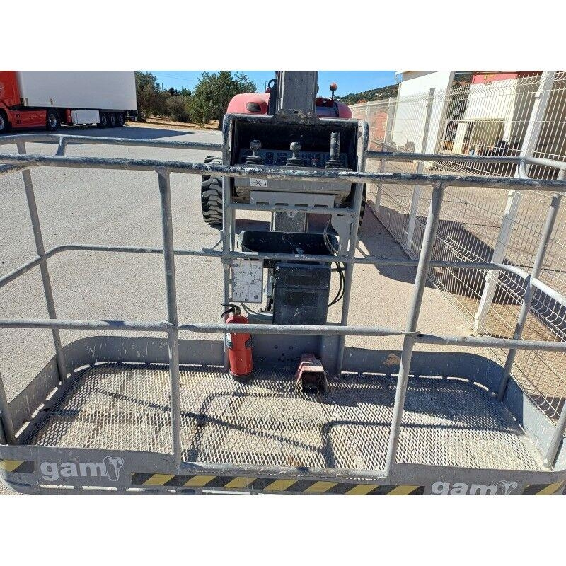 Manitou 200 ATJ Plataforma de trabajo articulada