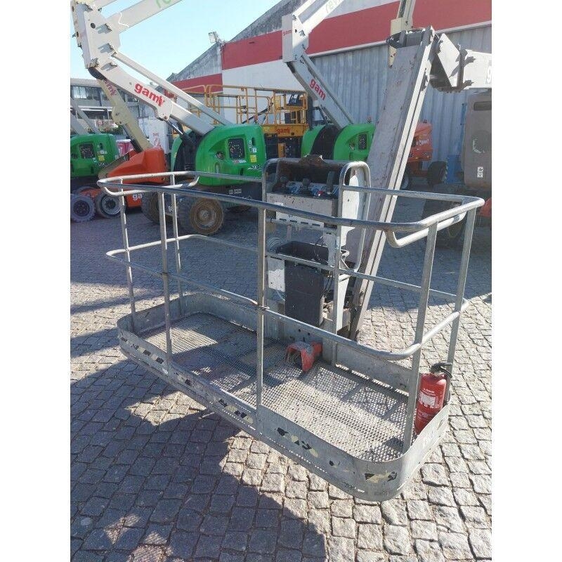 Manitou 200 ATJ Plataformas elevatórias articuladas