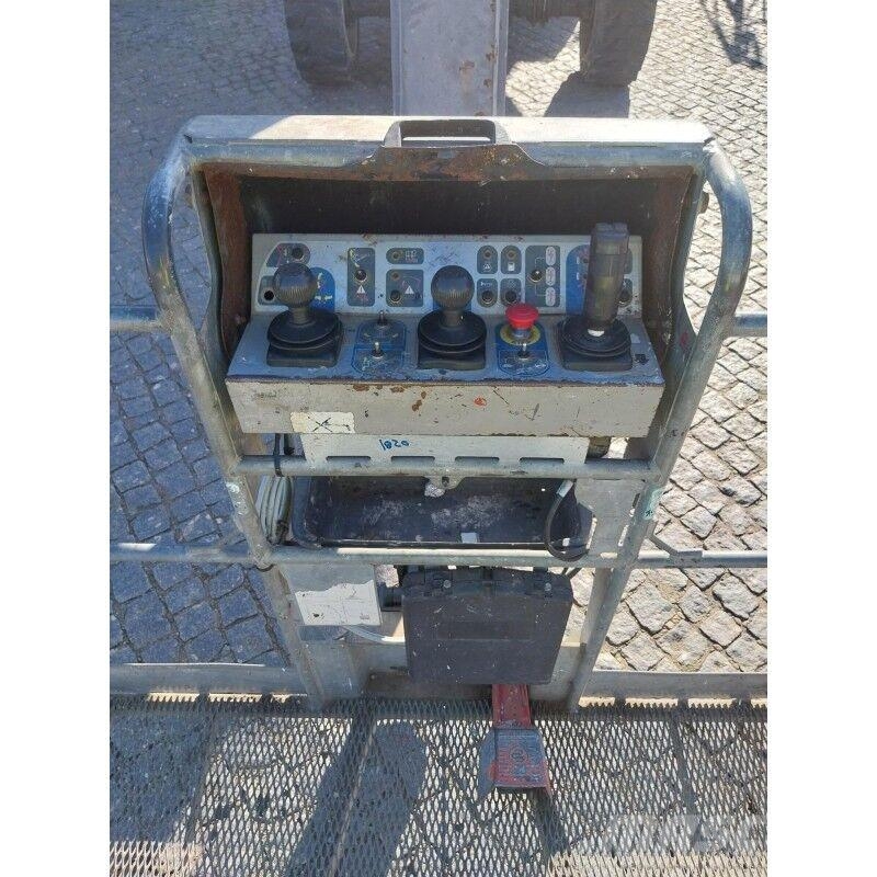 Manitou 200 ATJ Plataformas elevatórias articuladas