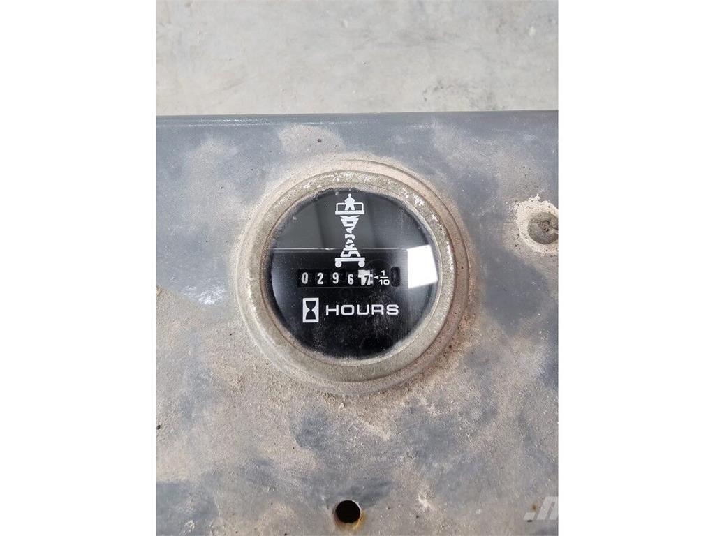 SkyJack SJ III 3219 رافعات مقصية الشكل