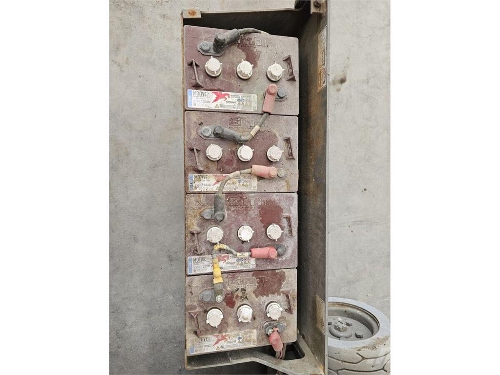 SkyJack SJ III 3219 رافعات مقصية الشكل