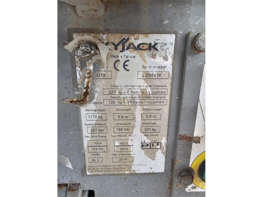 SkyJack SJ III 3219 رافعات مقصية الشكل